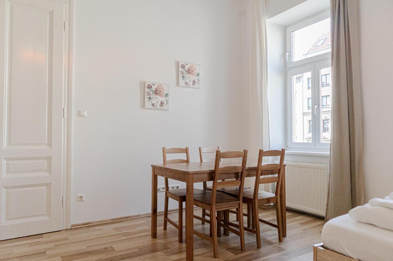 Special Vintage Viennese Apartment - 12Min F Downtown מראה חיצוני תמונה