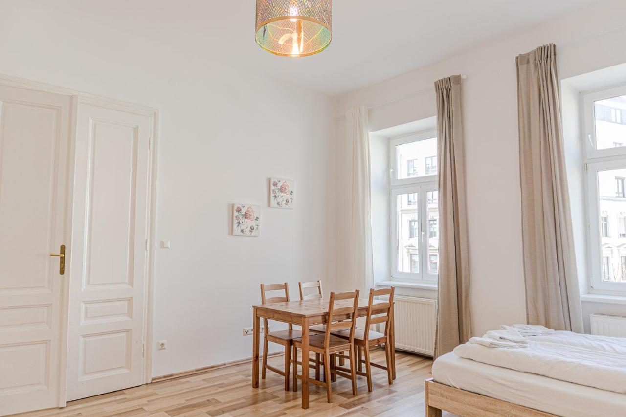 Special Vintage Viennese Apartment - 12Min F Downtown מראה חיצוני תמונה