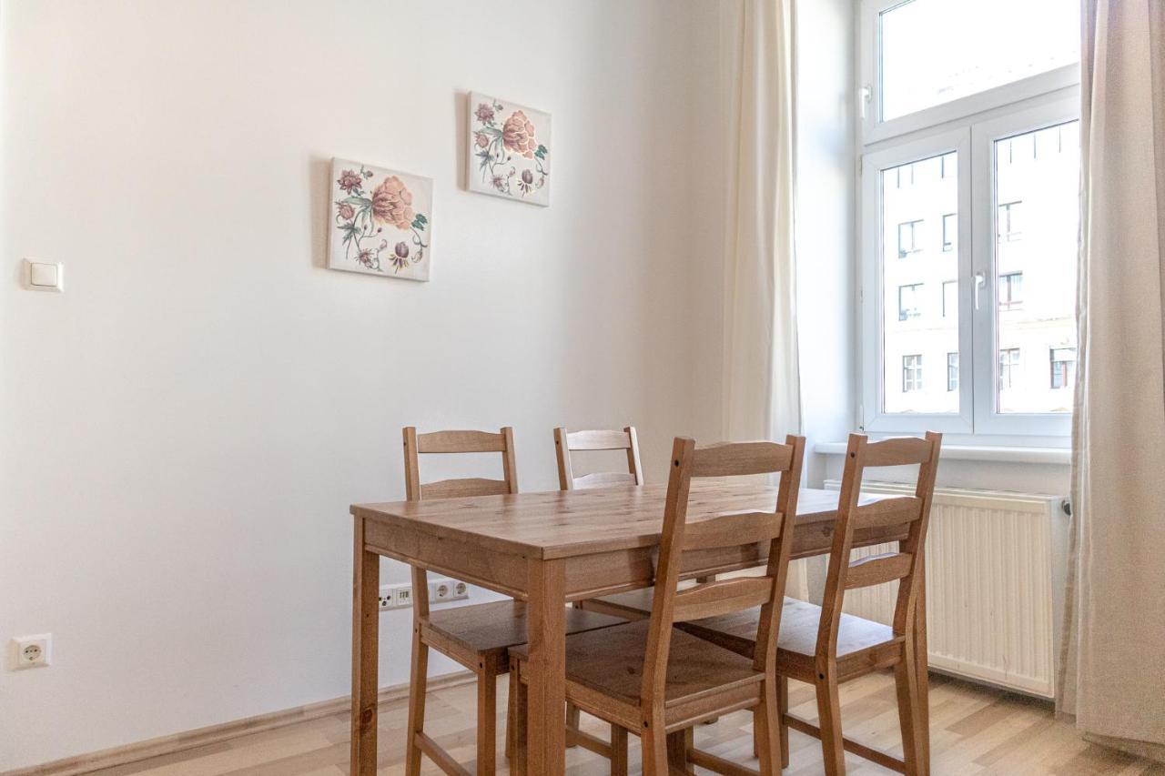 Special Vintage Viennese Apartment - 12Min F Downtown מראה חיצוני תמונה